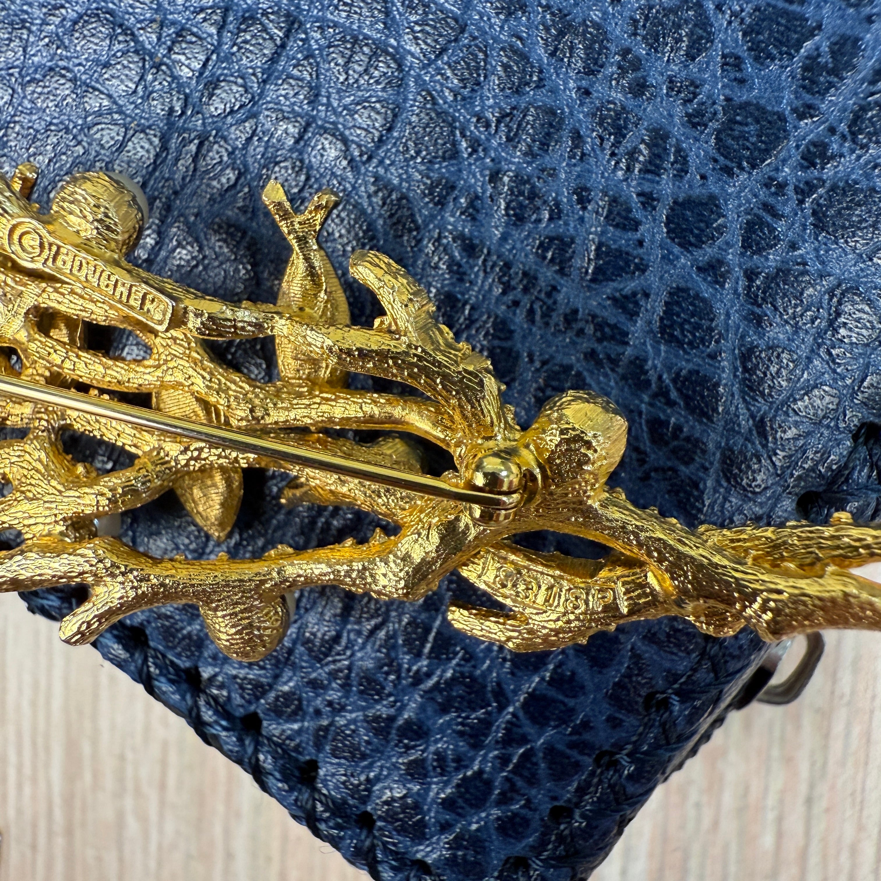 珊瑚枝影 · Boucher金质仿珍珠钻饰胸针(编号9318P)Coral Branch Silhouette · Boucher Gold-Tone Simulated Pearl and Rhinestone Brooch (No. 9318P)
