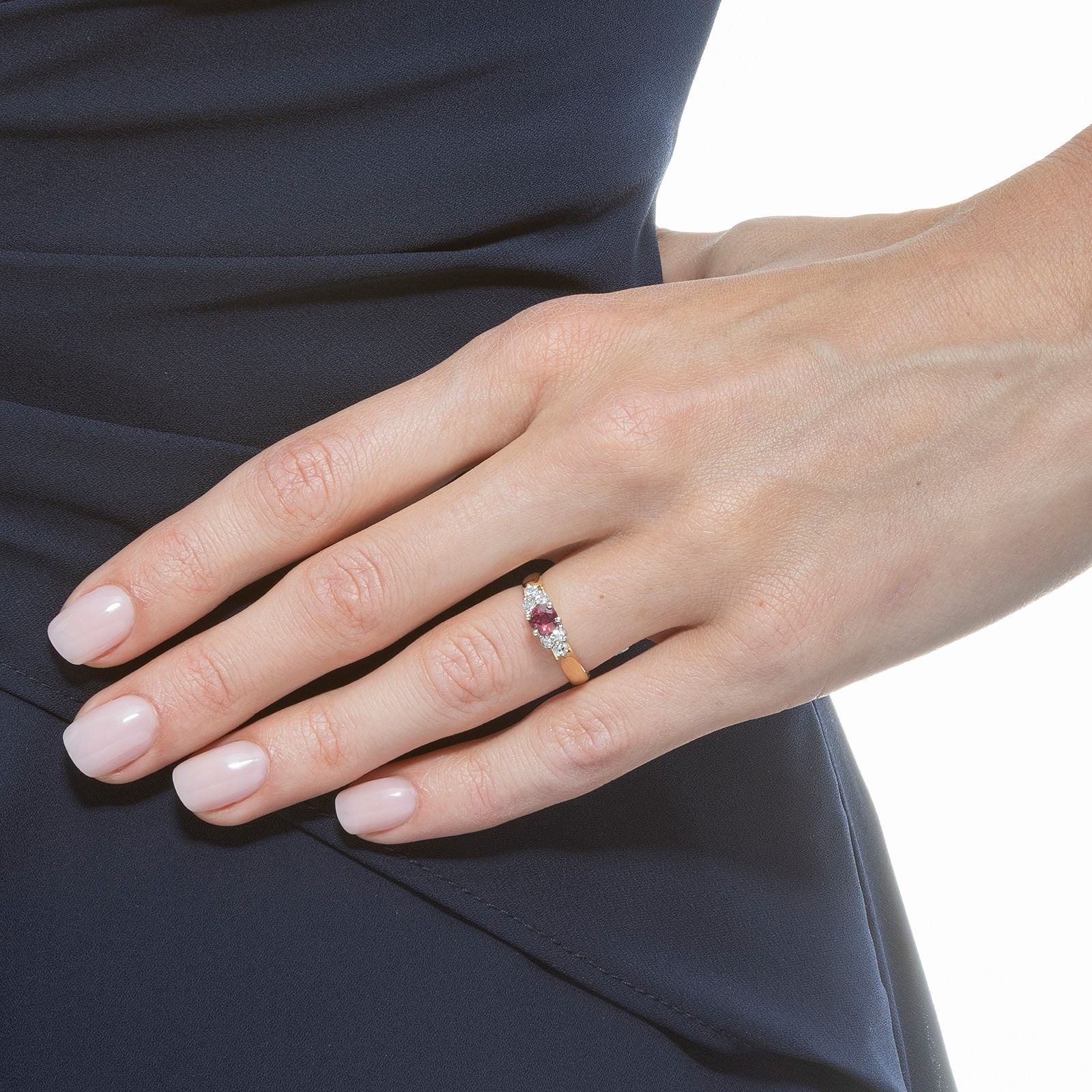 红宝石 · 钻石 · 14K白金戒指 / Ruby, Diamond and 14K White Gold Ring