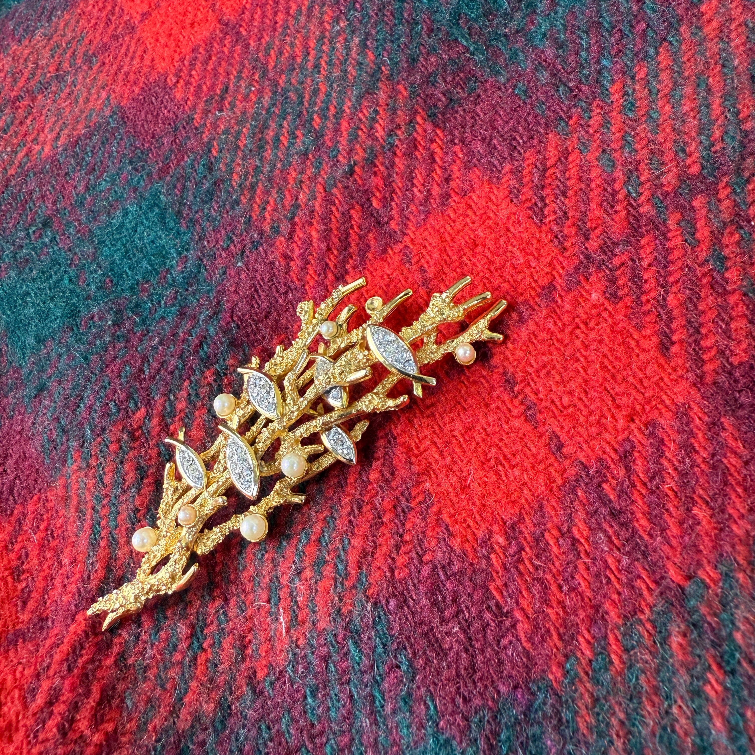 珊瑚枝影 · Boucher金质仿珍珠钻饰胸针(编号9318P)Coral Branch Silhouette · Boucher Gold-Tone Simulated Pearl and Rhinestone Brooch (No. 9318P)