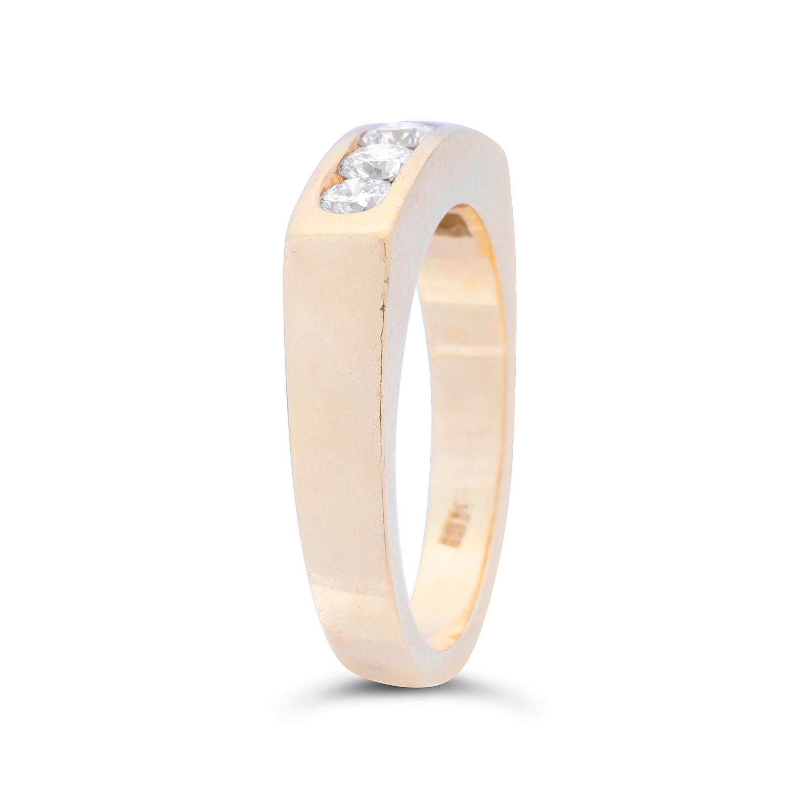 钻石 · 18K金戒指 / Diamond and 18K Gold Ring