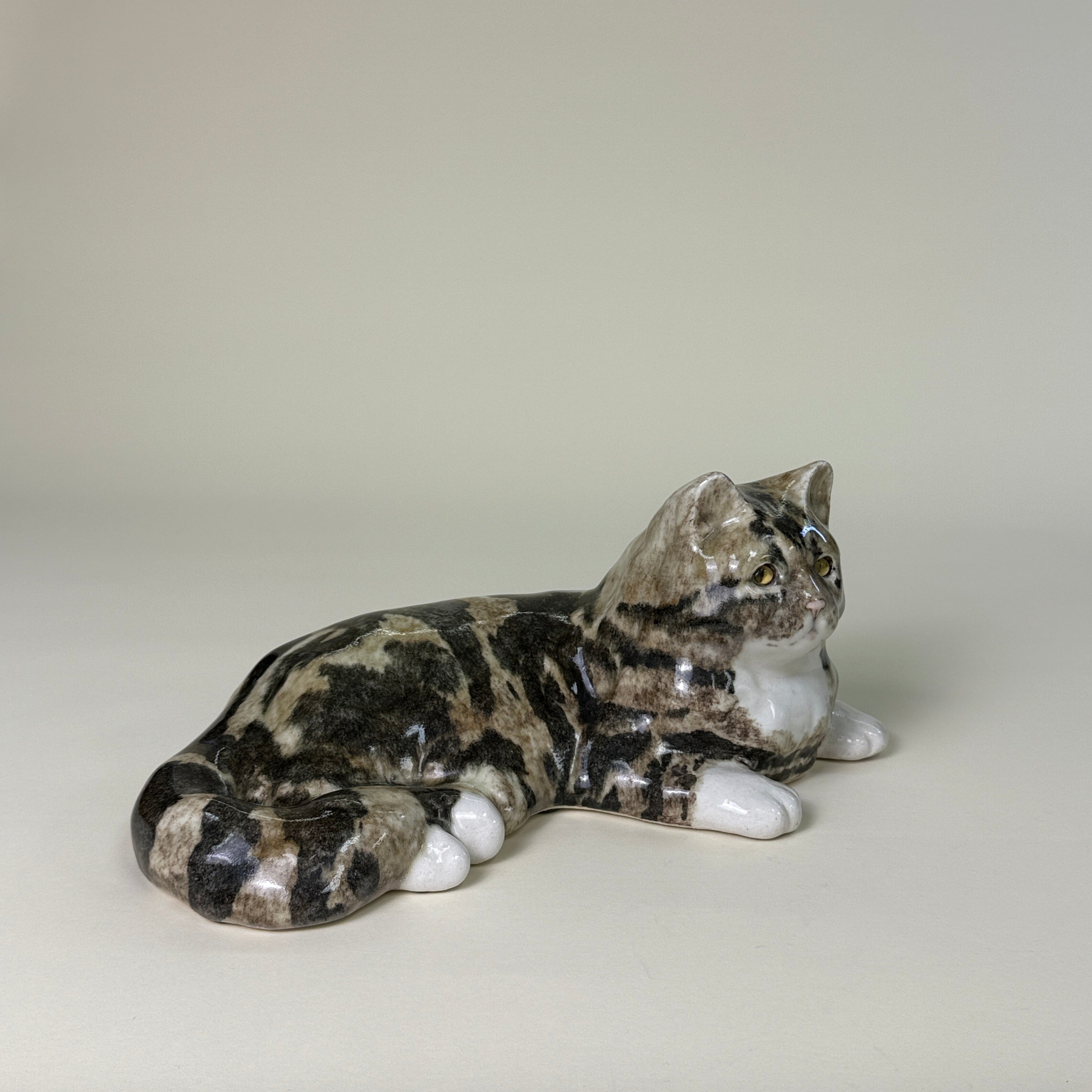 Winstanley 英国手工陶瓷猫雕像 – 伸展款 / Winstanley British Handmade Ceramic Cat Figurine – Stretching Pose