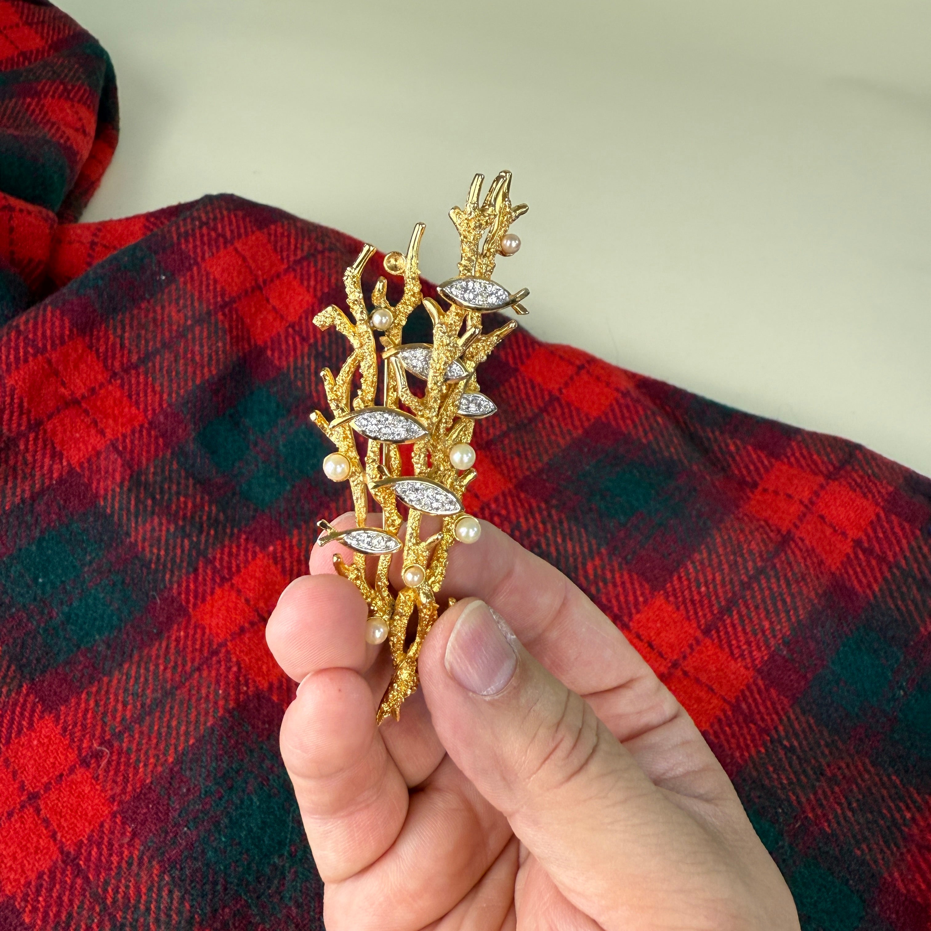 珊瑚枝影 · Boucher金质仿珍珠钻饰胸针(编号9318P)Coral Branch Silhouette · Boucher Gold-Tone Simulated Pearl and Rhinestone Brooch (No. 9318P)