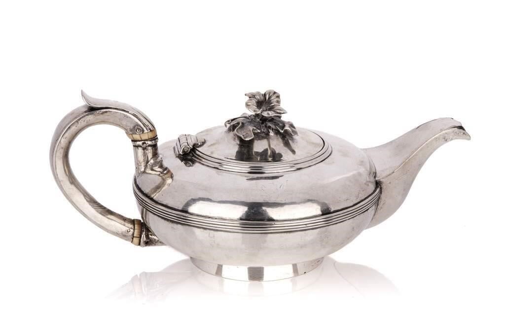 维多利亚时期 爱尔兰银茶壶|Dublin 1856 / VICTORIAN IRISH SILVER TEAPOT | ROBERT W. SMITH, 1856