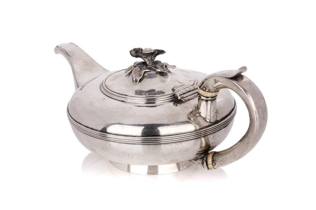 维多利亚时期 爱尔兰银茶壶|Dublin 1856 / VICTORIAN IRISH SILVER TEAPOT | ROBERT W. SMITH, 1856