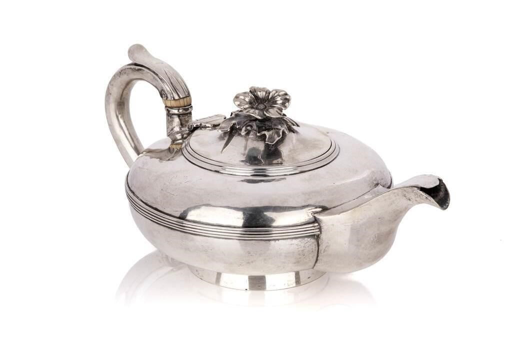 维多利亚时期 爱尔兰银茶壶|Dublin 1856 / VICTORIAN IRISH SILVER TEAPOT | ROBERT W. SMITH, 1856