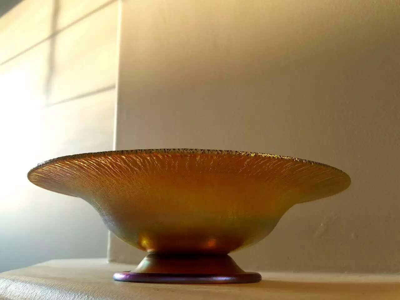 蒂凡尼 Favrile 虹彩艺术盘｜Tiffany Studios，新艺术风格玻璃器，签名款，约1900年