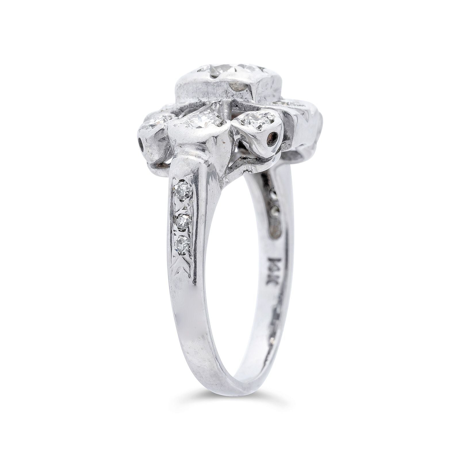 钻石 · 14K白金戒指 / Diamond and 14K White Gold Ring