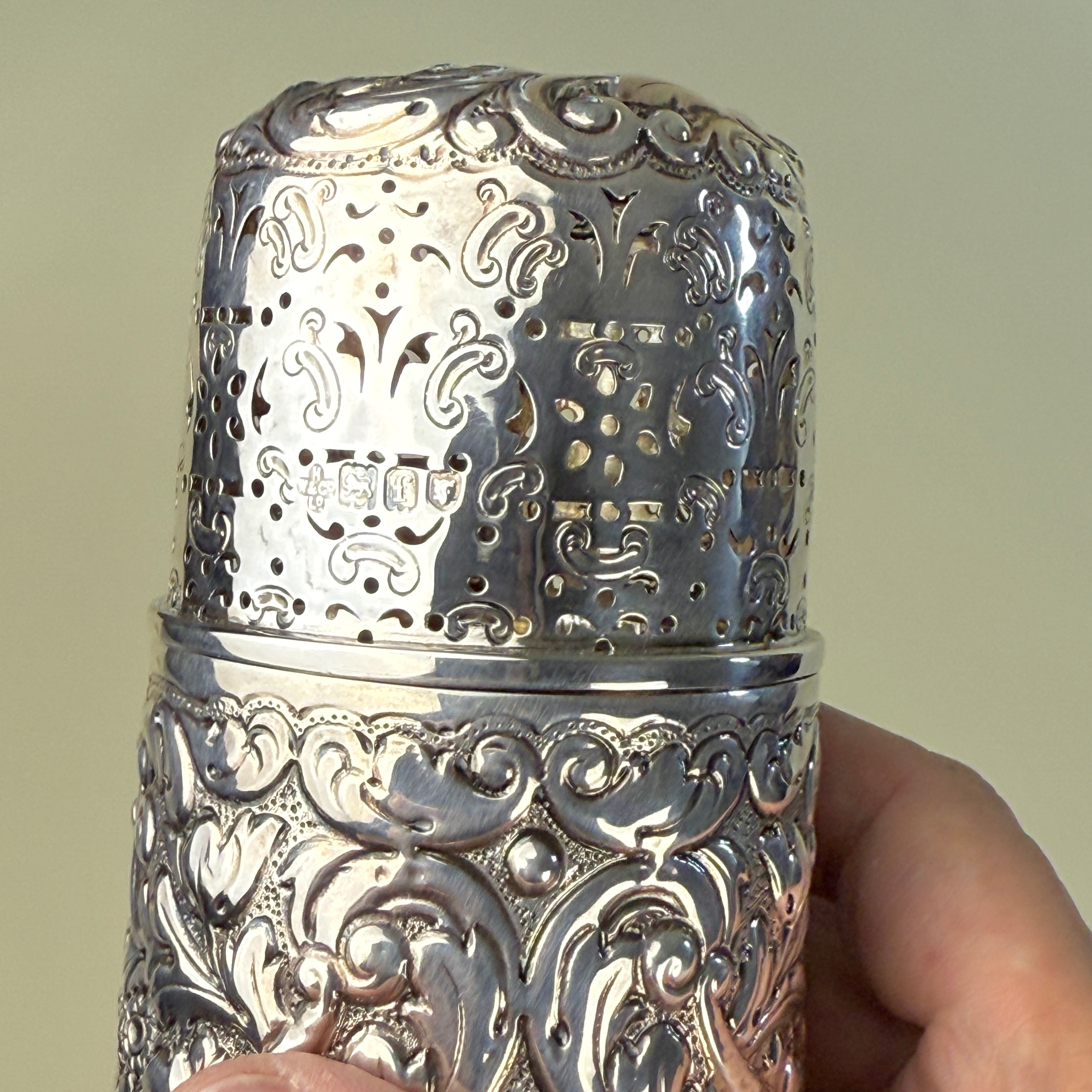英国浮雕银糖罐 爱德华时期 Edwardian British Embossed Silver Sugar Bowl, Horace Woodward & Co. 1901年