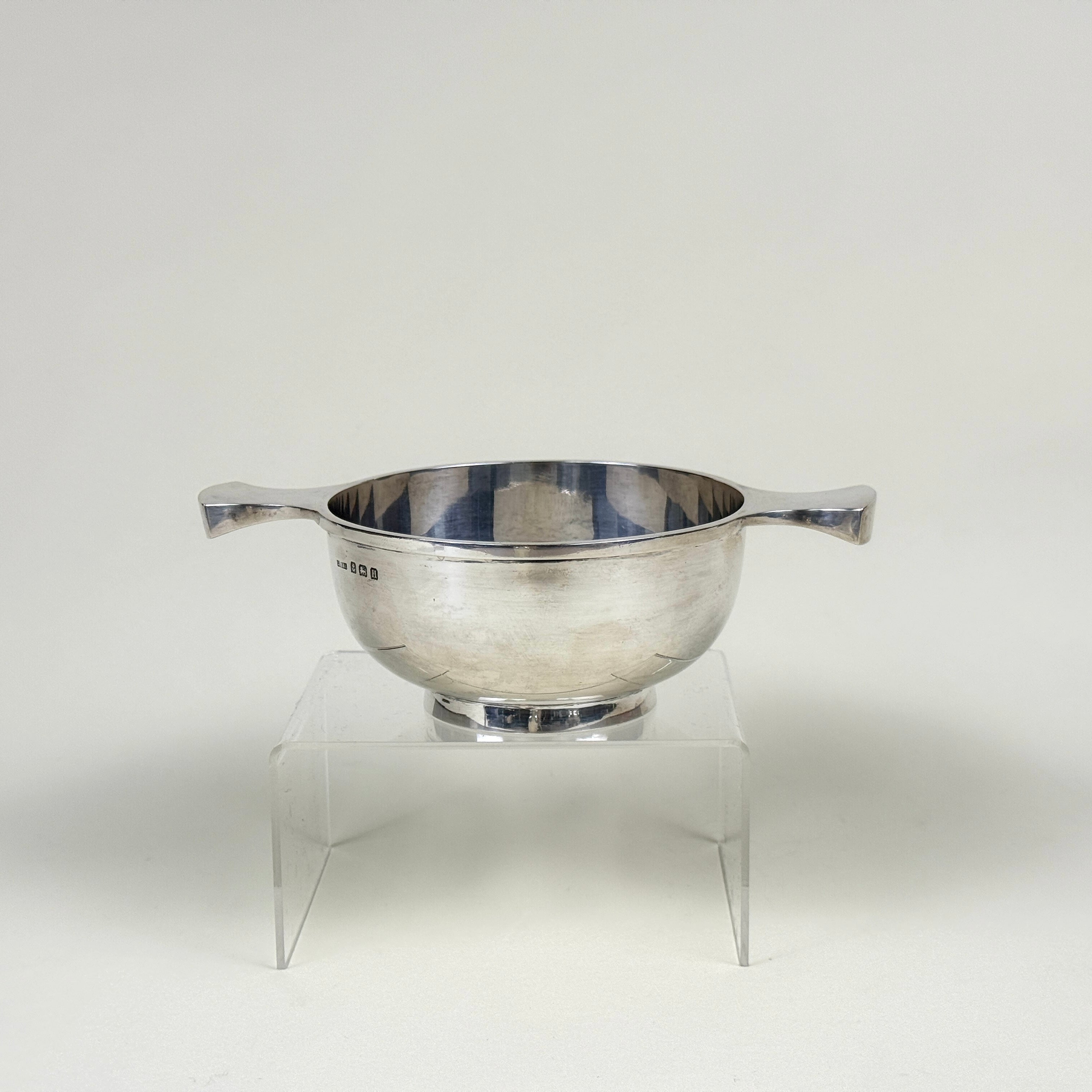 苏格兰风格双柄奶油碗｜1932年 英国伯明翰银器 / Scottish-Style Sterling Silver Two-Handled Cream Bowl Birmingham, 1932 | by G. Unite &amp; Sons &amp; Lyde Ltd.