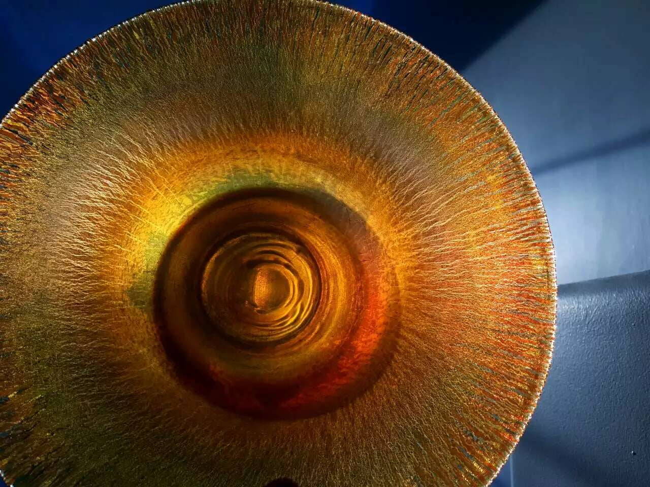 蒂凡尼 Favrile 虹彩艺术盘｜Tiffany Studios，新艺术风格玻璃器，签名款，约1900年
