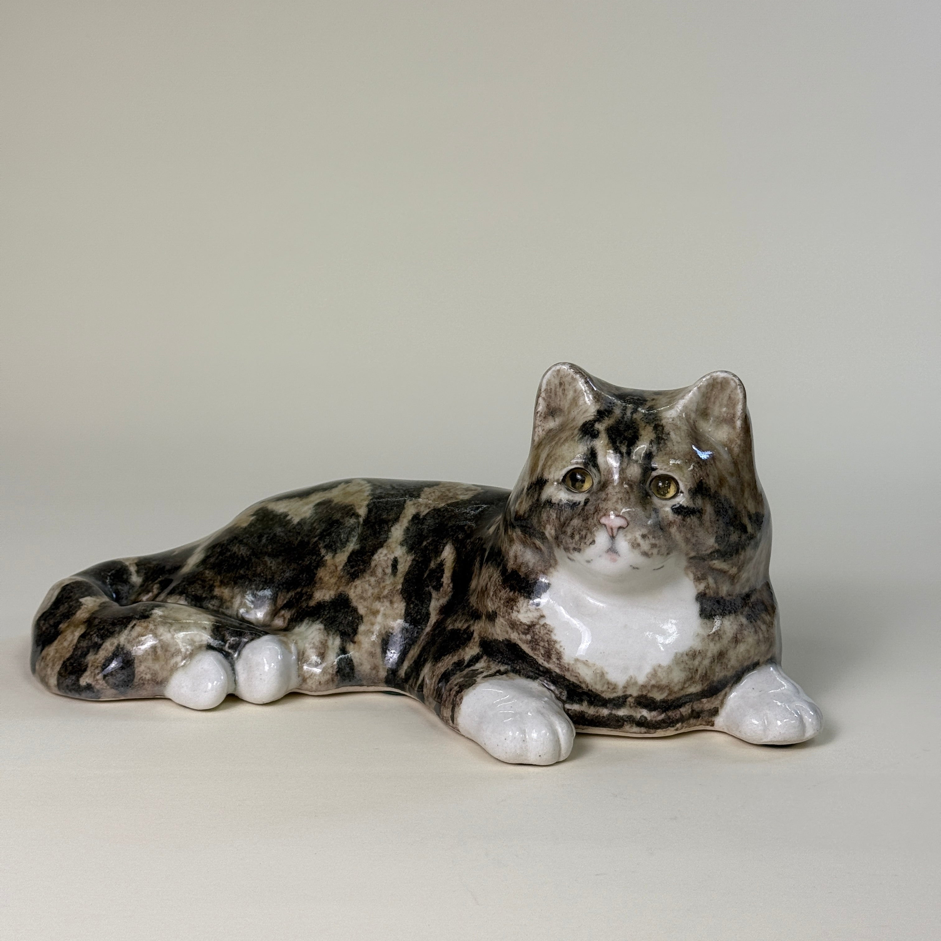 Winstanley 英国手工陶瓷猫雕像 – 伸展款 / Winstanley British Handmade Ceramic Cat Figurine – Stretching Pose
