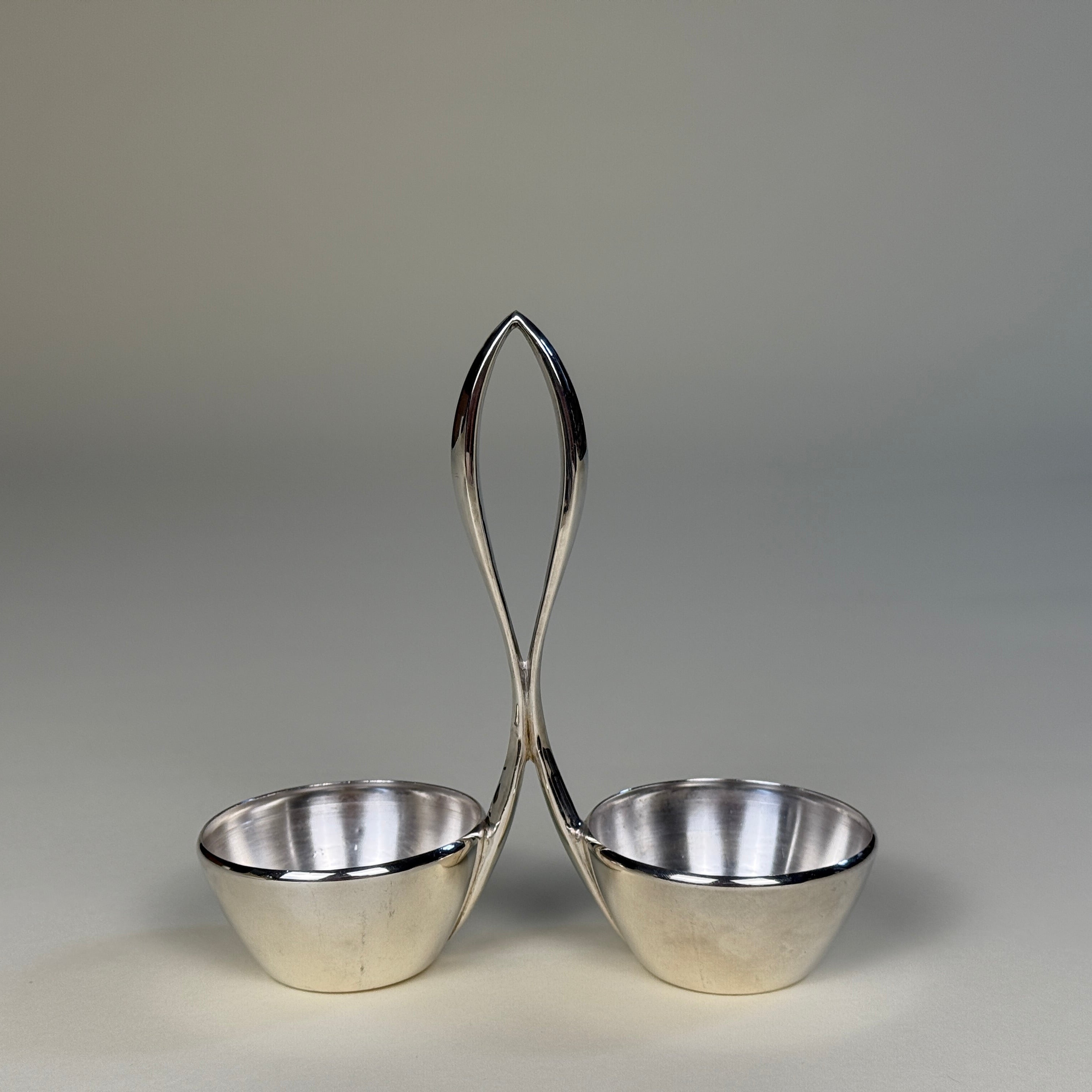 加拿大品牌Birks  纯银双碟调味架（在西班牙制作）1970年代 / Birks Sterling Silver Double Dish Condiment Stand (Made in Spain), 1970s