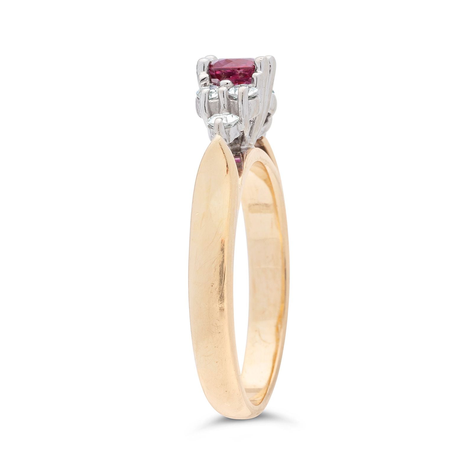 红宝石 · 钻石 · 14K白金戒指 / Ruby, Diamond and 14K White Gold Ring
